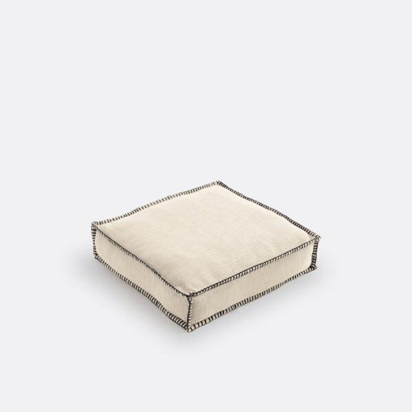Coussin Raoul LA REDOUTE INTERIEURS carré en coton natté avec finition noire