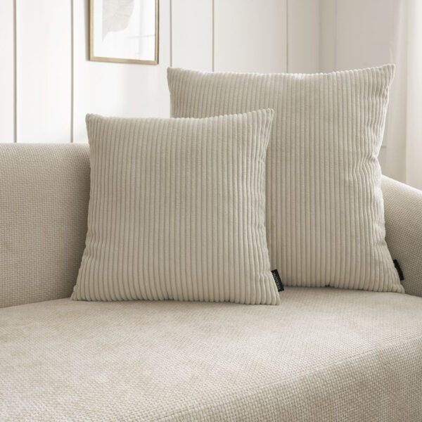 Le coussin BOBOCHIC STOCKHOLM beige carré, deux faces aux textures contrastées