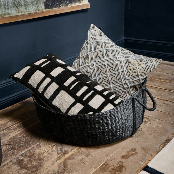 Coussins LOBERON Gand en coton, motifs géométriques tuftés sur fond clair