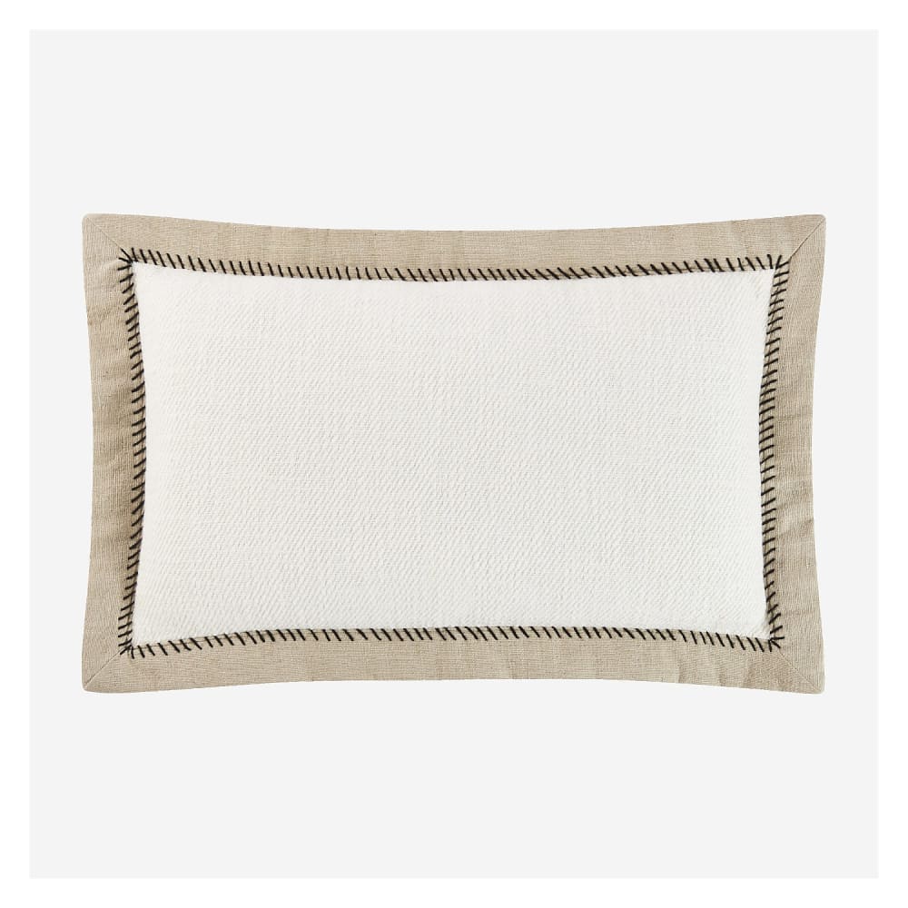 Coussin Berthe Habitat écru et sable en coton texturé, format rectangulaire