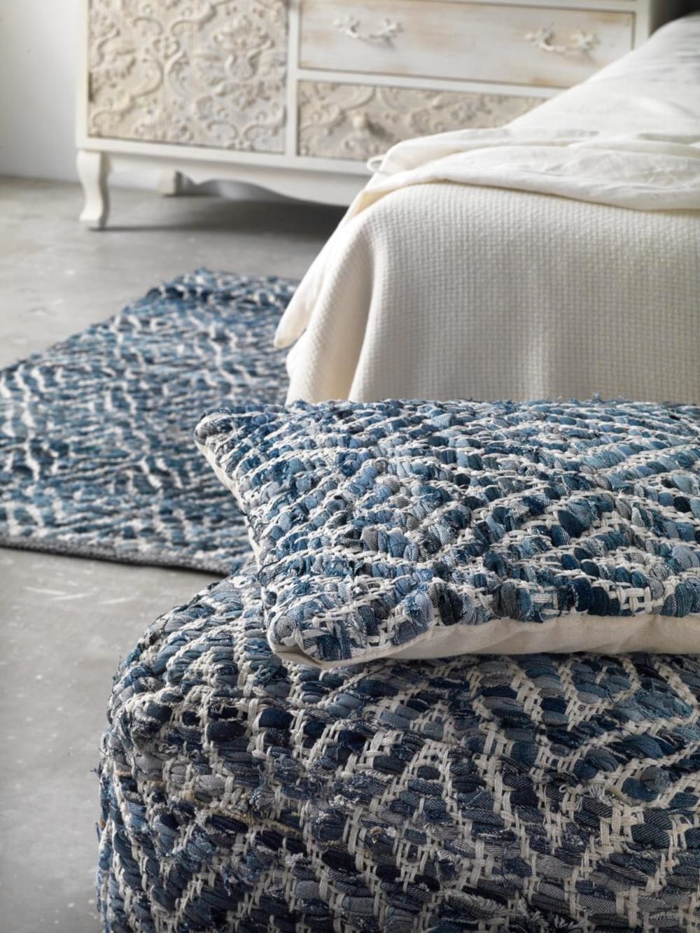 Coussin en coton GEESE HOME bleu, carré et tissé à la main — vue 2