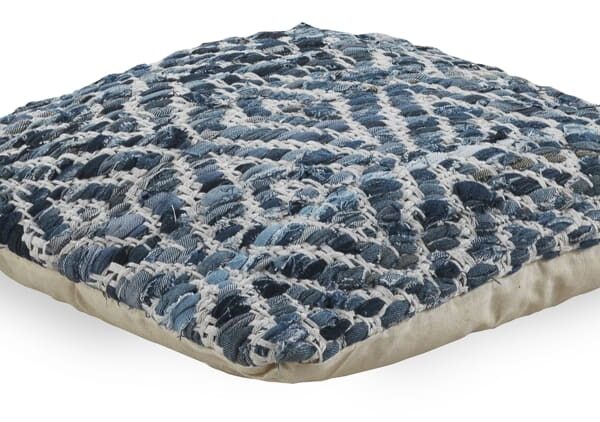 Coussin en coton GEESE HOME bleu, carré et tissé à la main