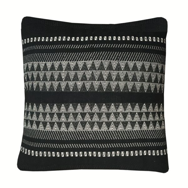 Coussin en coton Malagoon noir à rayures, présenté dans un format carré