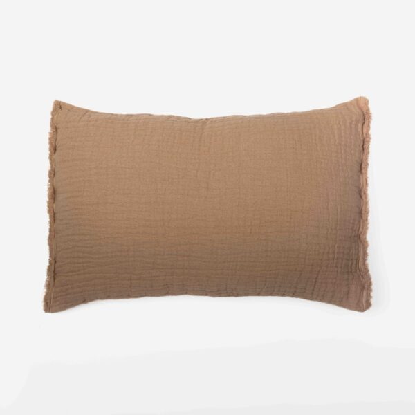 Coussin gaufré Maison d'été marron en coton et lin avec bords effilochés