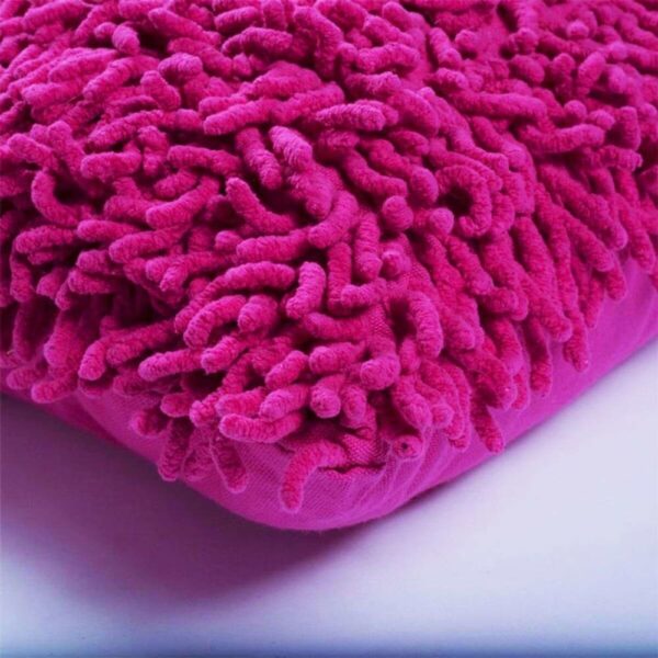 Coussin The Deco Factory Shaggy Disco rose framboise au format carré