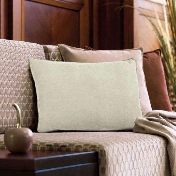 Coussin The Deco Factory Sueden beige clair, rectangulaire, au toucher suédine