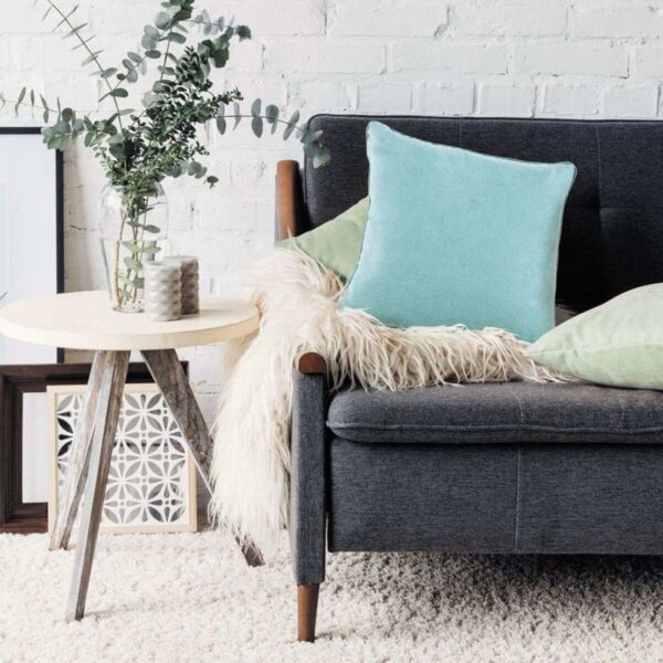 Coussin The Deco Factory SUEDEN bleu clair à toucher suédine, format carré