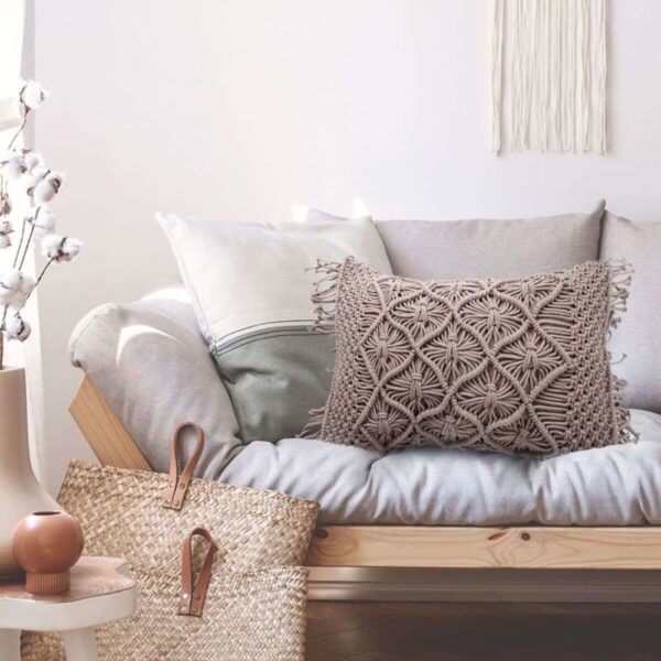 Coussin macramé The Deco Factory violet clair en coton tressé rectangulaire