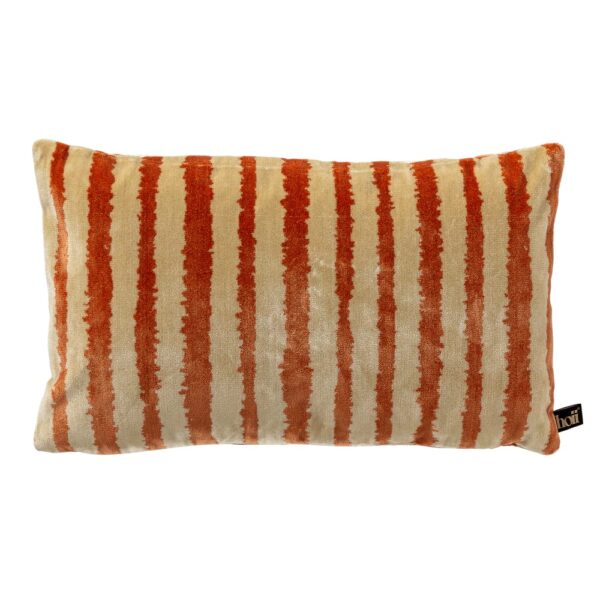 Coussin Hoii Lorenzo orange en velours rayé, format rectangulaire décoratif