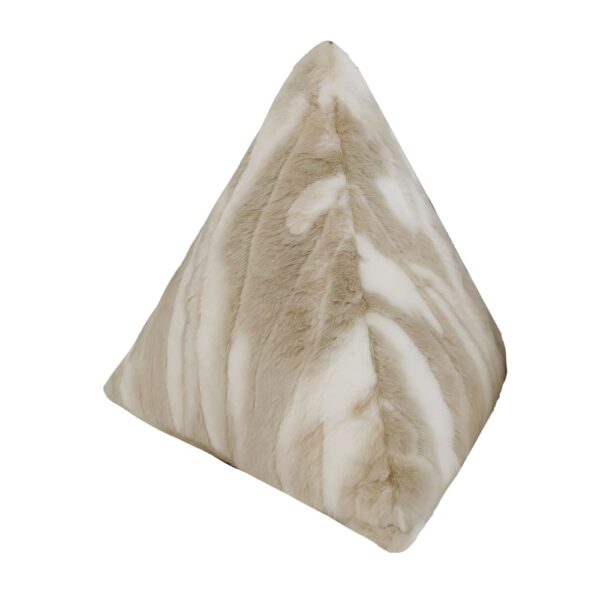 Coussin pyramide MX HOME en fausse fourrure beige et blanche