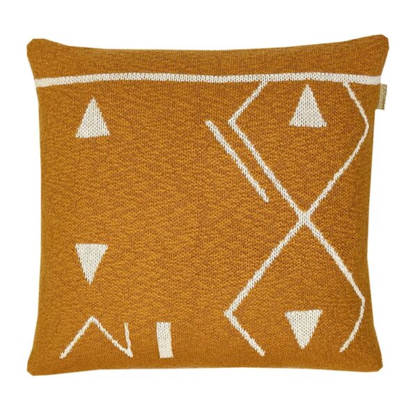 Coussin tricoté Malagoon jaune présenté comme coussin décoratif à finition tricotée
