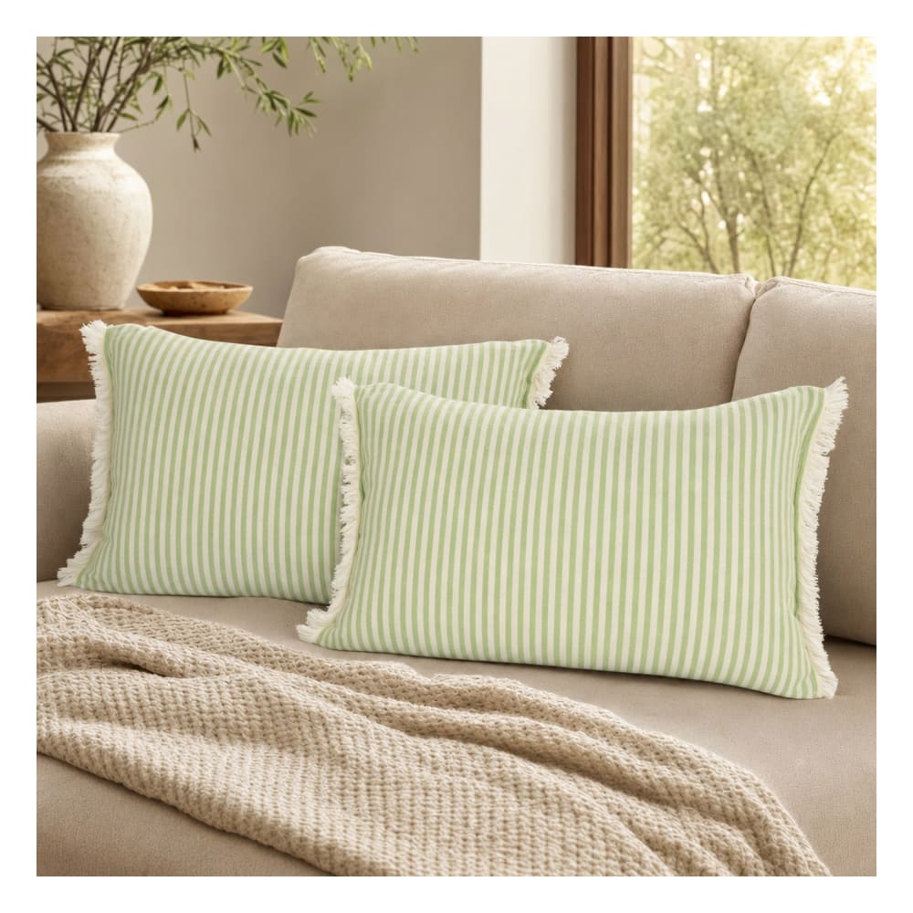 Lot de deux coussins en coton NIYLO verts, format 50 x 30 cm — vue 2